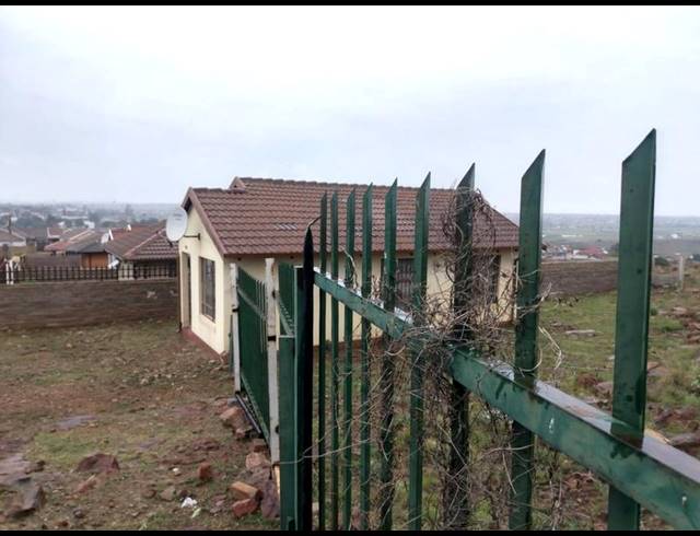 3 BEDROOM HOUSE FOR SALE IN LENASIA SOUTH